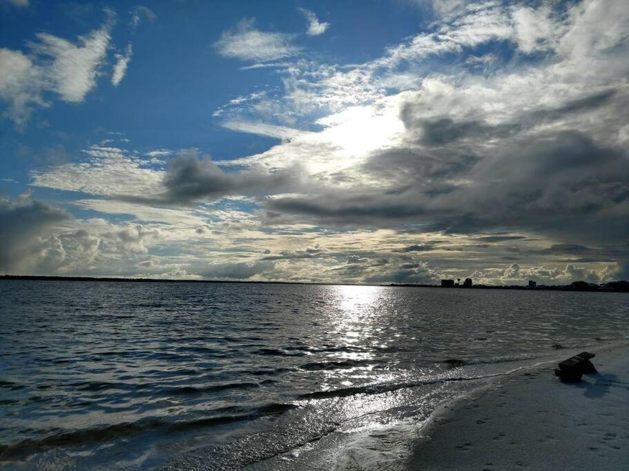 نافار Sunset Harbor Palms - Mason Beach Retreat المظهر الخارجي الصورة